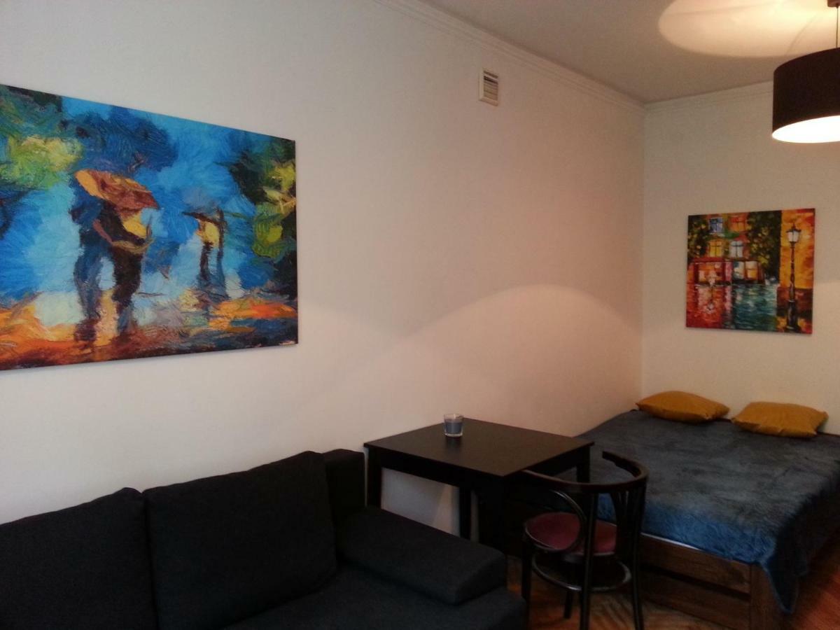 Mieszkanko Na Stawki Netflix Apartment Warsaw Ngoại thất bức ảnh